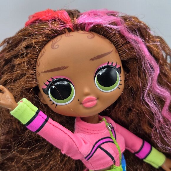 L.O.L. Surprise! O.M.G. Swim Fashion Doll Coral Waves 2019 With Long Curly Hair - Picture 2 of 7